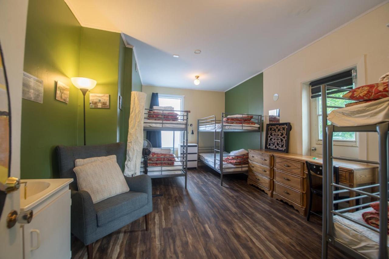Auberge Du Monde Trois-Rivieres Bagian luar foto