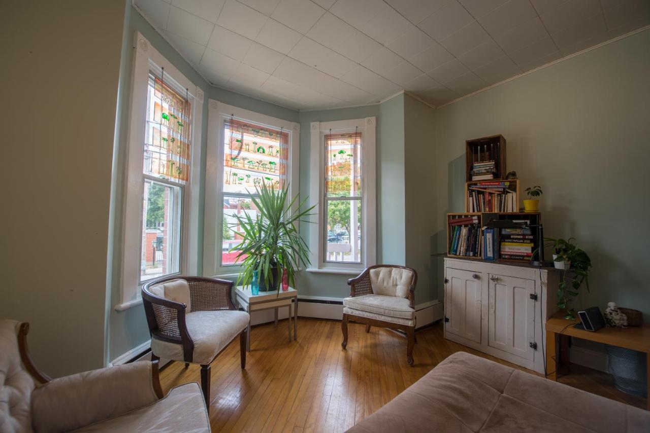 Auberge Du Monde Trois-Rivieres Bagian luar foto