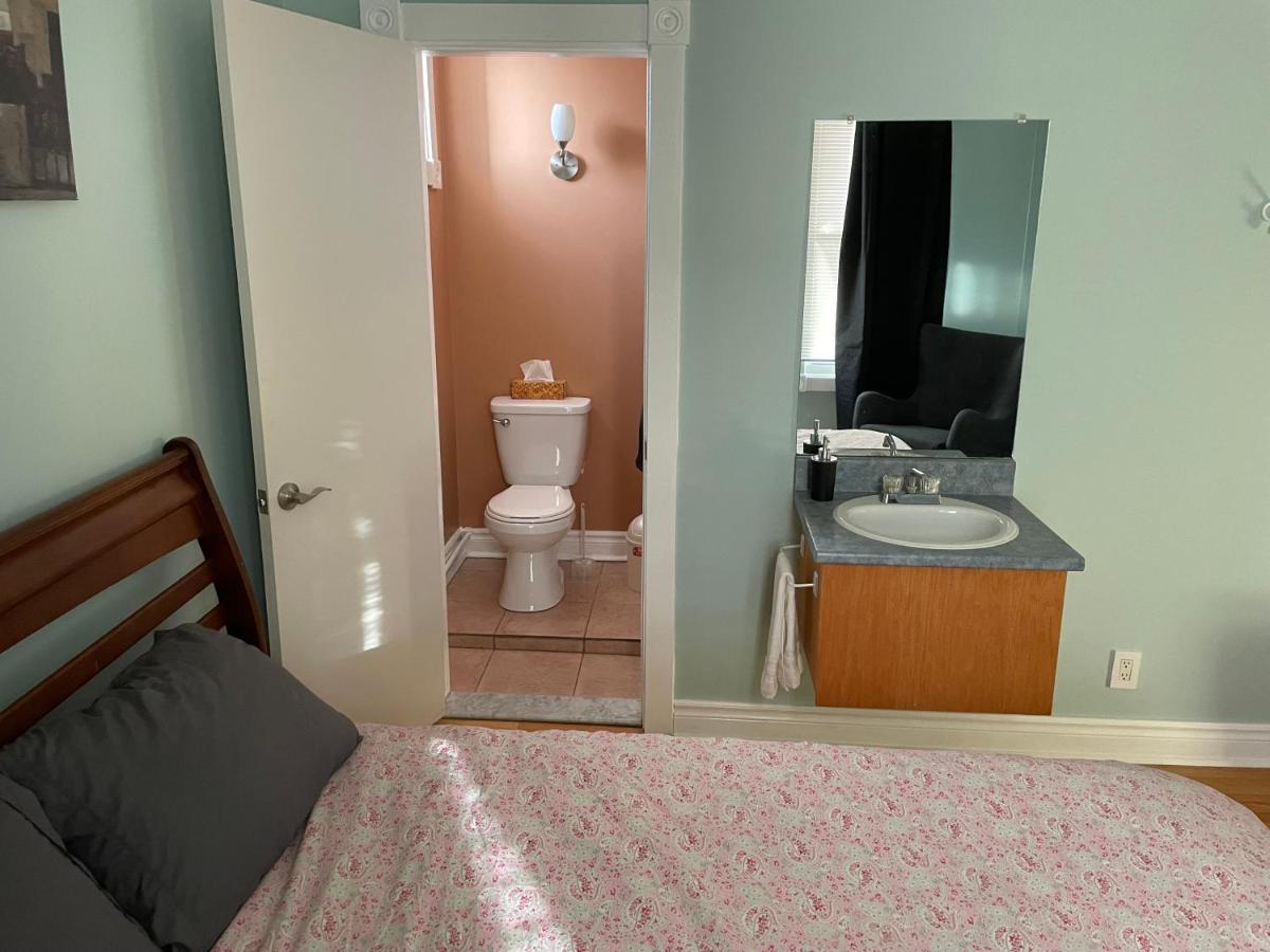 Auberge Du Monde Trois-Rivieres Bagian luar foto